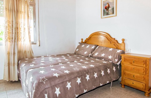 Verin House | Villa surrounded by vineyards, with a river in the area where you can swim.