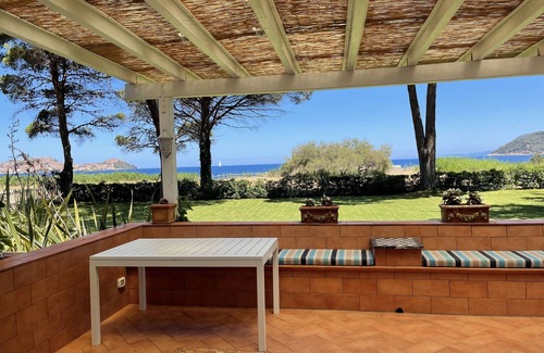 Portoferraio Villa | Villa surrounded by greenery with spectacular views of the Gulf of Portoferraio