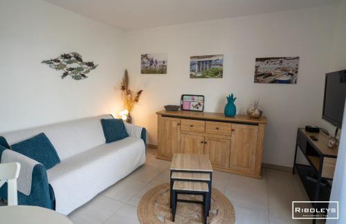 Vias Villa | Villa T3 à 400m de la plage avec piscine