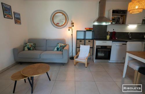 Vias Villa | Villa T3 à 400m de la plage avec piscine