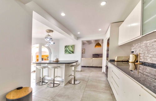 Costa Nova House | Villa Tadorna - Costa Nova – Where Modern Luxury Meets Mediterranean Charm