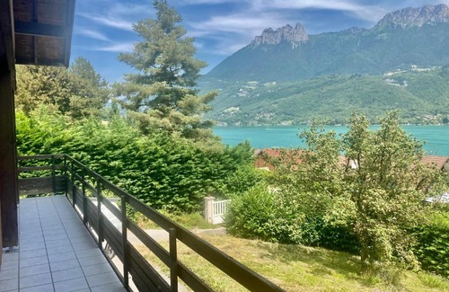 Bredannaz House | Villa traditionnelle avec vue sur le lac d'Annecy