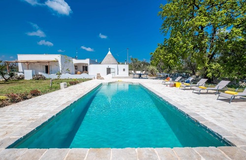 Ostuni Villa | Villa Trullo Quercia by Villa Plus