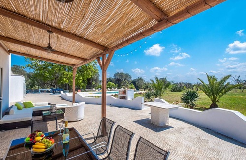 Ostuni Villa | Villa Trullo Quercia by Villa Plus