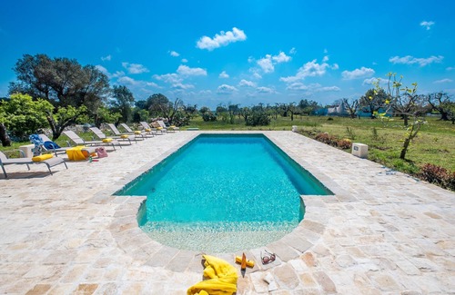 Ostuni Villa | Villa Trullo Quercia by Villa Plus