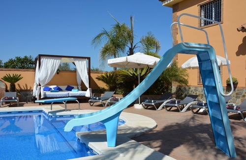 Alhaurin de la Torre Villa | Villa Vereda del Palmar/BBQ exteri/Wifi fiber optic/private heated swimming pool