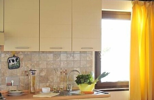 Citerna House | Villa Vezzosa A: A graceful apartment that is part of an ancient country house with strong character, which derives from it actually being restored from an old kiln, with Free WI-FI.