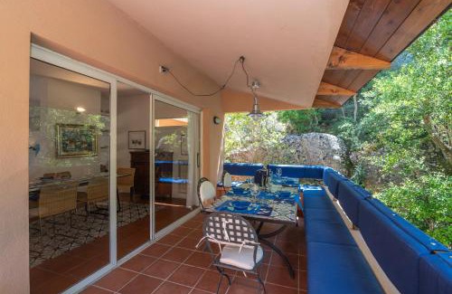 Punta Sardegna Villa | Villa Viola con piscina e giardino
