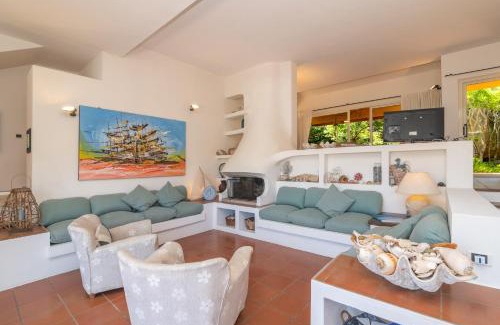 Punta Sardegna Villa | Villa Viola con piscina e giardino