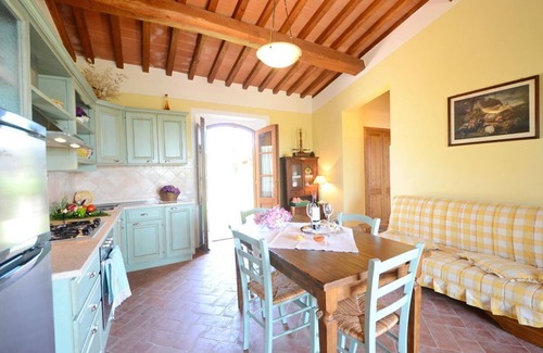 Gaiole in Chianti Apartment | Villa Violetto, San Regolo in Brolio, Gaiole in Chianti, Siena and Chianti