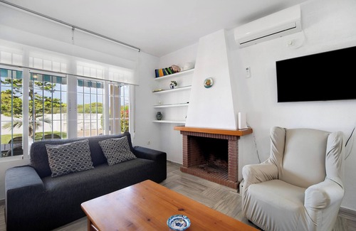 Poblado de Sancti Petri House | Villa “Virgen del Camino” directly by the Beach, Pool, Terrace & Garden
