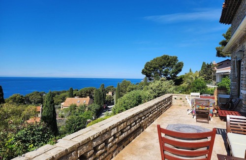 Giens Villa | Villa vue mer 180 Degré Plein sud Domaine Privé