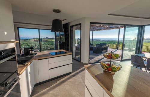 Plougonvelin Villa | Villa "Vue Mer - Les Gîtes De Fabie" with Sea View, Private Terrace & Wi-Fi