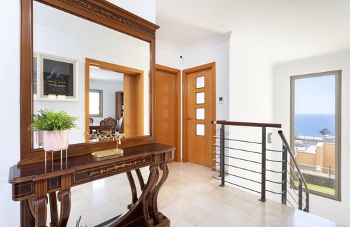 Santa Cruz de Tenerife Ski Chalet | Villa with sea views in Santa Cruz de Tenerife
