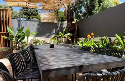 Paco De Arcos Villa | Villa w/MiniGolf, Hot Tub, up to 28 ppl