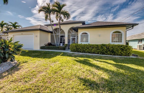 Pelican Villa | VILLA WHITE IBIS waterfront, luxury, western exposure, 3 bed, 3 bath, hot tub