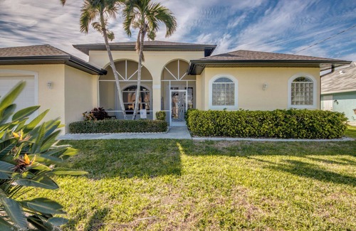 Pelican Villa | VILLA WHITE IBIS waterfront, luxury, western exposure, 3 bed, 3 bath, hot tub