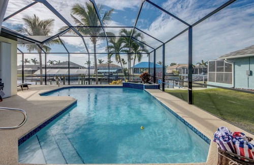 Pelican Villa | VILLA WHITE IBIS waterfront, luxury, western exposure, 3 bed, 3 bath, hot tub