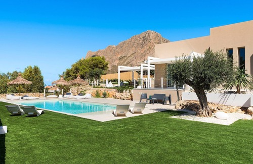 Custonaci Villa | Villa wih heated pool, wellness, 400 metres to the sea