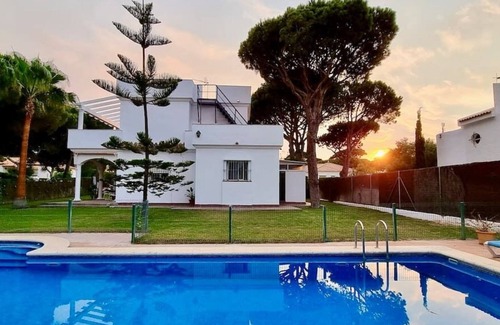 Cabo Roche Ski Chalet | Villa with private pool 500m from Roche beach