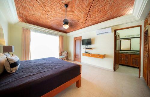 Playacar Fase I Villa | Villa with 4 Bedrooms - Spacious Oceanview with private Pool At Playacar Phase I Pura Vida