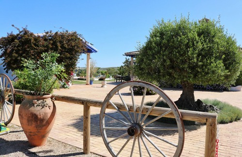 Arcos de la Frontera Cottage | Villa with free wifi and 2 swimming pools: outdoor and indoor in Arcos de la Frontera