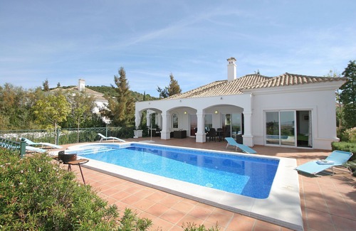 Arcos de la Frontera Villa | Villa with private pool - front row golf course. Views of Arcos de la Frontera.