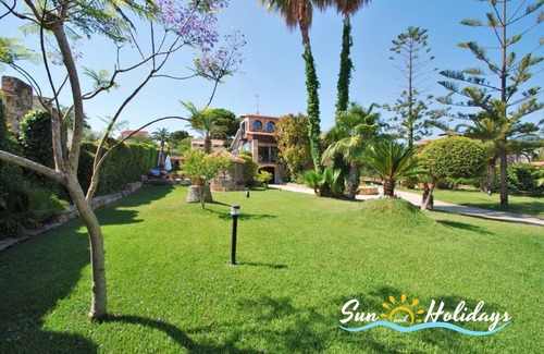 El Roc de Sant Gaieta House | Villa with fabulous private pool, large lawned garden.
