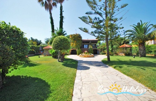 El Roc de Sant Gaieta House | Villa with fabulous private pool, large lawned garden.