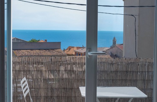 Cargese Villa | Villa with garden in the heart of the village of Cargèse. The beach is a 15-minute walk away!
