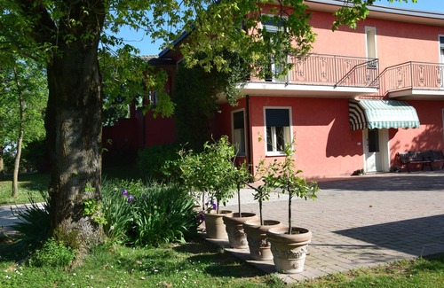 Due Carrare House | VILLA WITH GARDEN VIC. VENICE, VIEW OF VINEYARDS CASTLE NOVEMBER OFFER