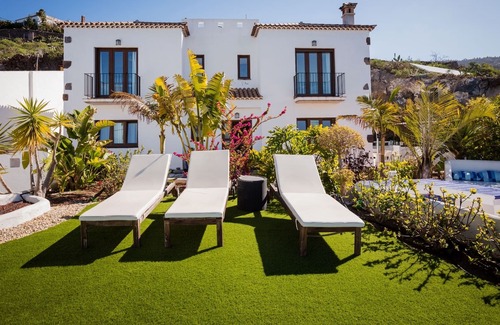Guia de Isora Villa | Villa with heated private pool and exotic garden