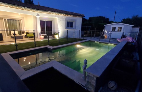 Cers House | Villa with heated pool, 10min from beaches