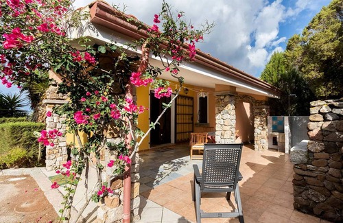 Sant'Antioco Villa | Villa with large garden, 5 minutes from Cala Sapone, 8/9 people