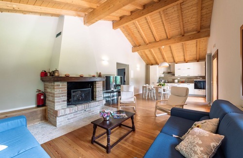 Villa Lempa Villa | Villa with large garden and swimming pool