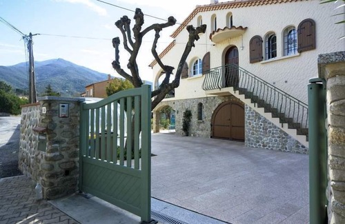 Sorede Apartment | Villa with magnificent views of the Albères and Mount Canigou