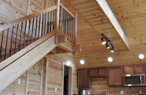 Frederick Villa | Villa with Majestic Views of Monocacy River. Sleeps 5, 2 Bath, Full Kitchen