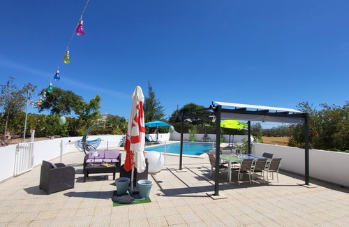 Aldeia dos Palheiros Villa | Villa with pool in the Ourique region sleeps 9 4 bedrooms