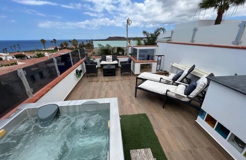 Complejo turistico Amarilla Golf Villa | villa with panoramic ocean views heated pool and jacuzzi n nn