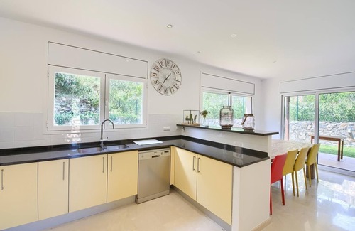 Sa Riera Villa | Villa "with Pool Ac and Sea View" with Pool, Garden & Wi-Fi