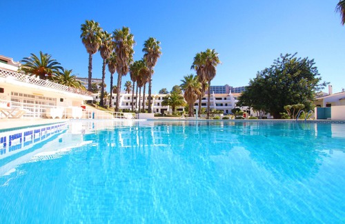 Montechoro Villa | Villa with pool access & BBQ, Albufeira