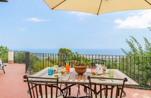 Mascali Villa | Villa with pool and panoramic surroundings