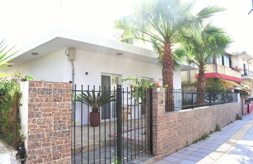 Nea Chora Villa | Villa with pool and privete garden at the beach