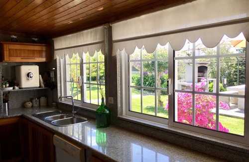 Vila Nova d'Anha Villa | Villa with Pool - Beach, River and City
