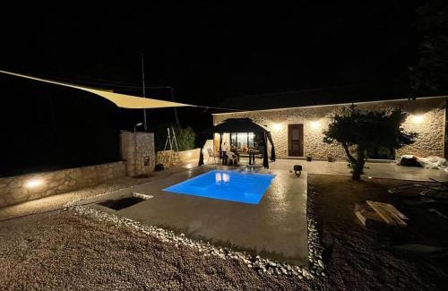Parelia Villa | Villa with pool in Pelekas near the beach