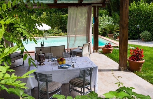 Vicopelago Villa | Villa with pool in the green
