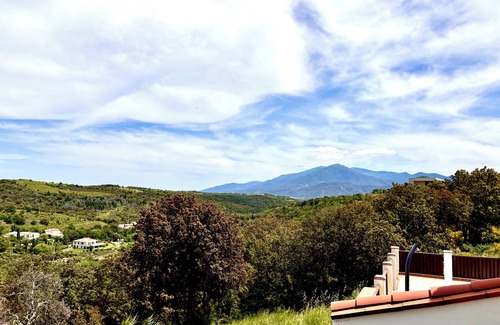 Vives House | Villa with pool sleeps 8 nature and wellness