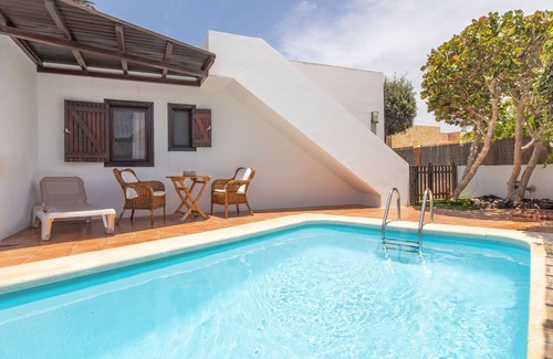 Corralejo Villa | Villa with Private Heated Pool, near the Beach, Sea View Terrace