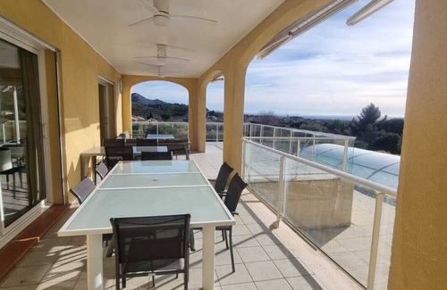 Aureille House | Villa with swimming pool and air conditioning in the heart of the Alpilles, 12 people