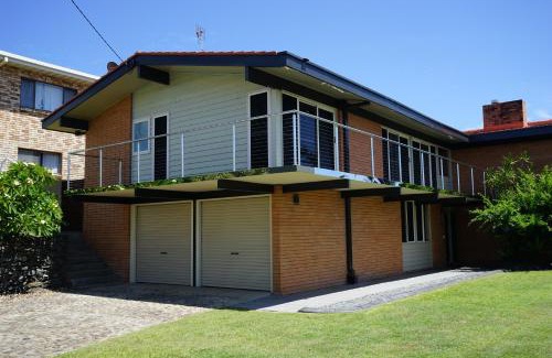 Labrador House | Villa with Views & Pool